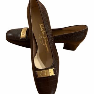 Salvatore Ferragamo Boutique Vintage Croc-Embossed Pumps 5.5 B